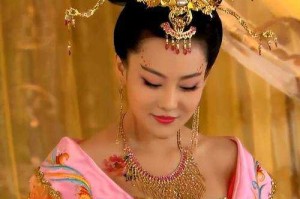 苏妲己‘被到爽爆’视频爆红：现象级传播背后的三重逻辑解析