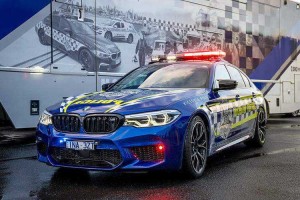 2025亡命时速Car最新版下载-高速警车追逐破解版v1.0.5