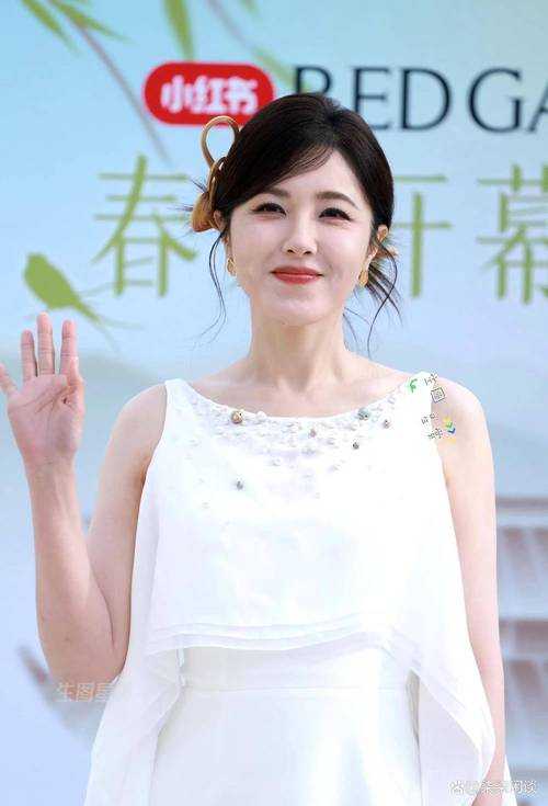 沈阳48岁阿姨叫卖引争议:反转背后真相震撼曝光